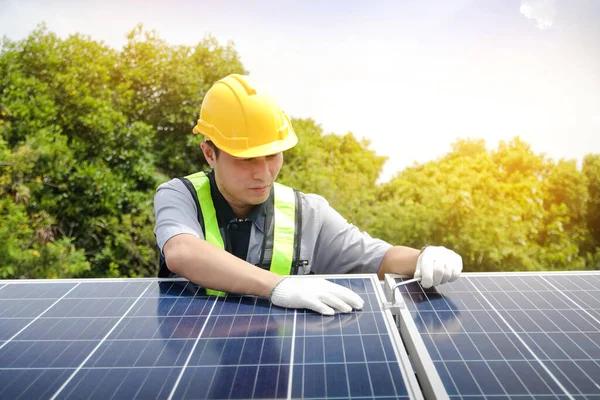 Professional Solar Installers in Phoenix – Save Big on Energy